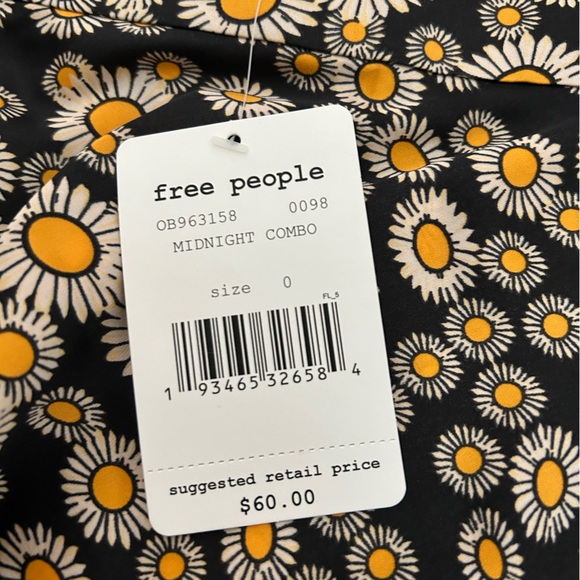 Free People never worn floral mini skirt - Picture 3 of 4